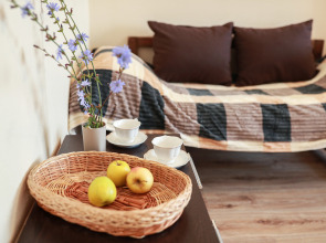 Квартира Garnet Apartments Уют