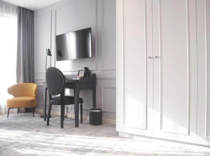 Отель H41 Luxury Suites