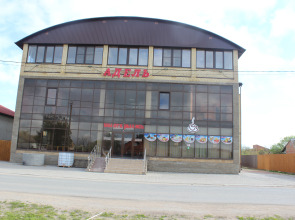 Отель Адель