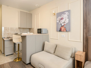 Апартаменты ApartHause с кофемашиной  рабочим местом и стильным дизайном