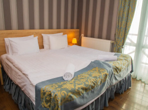 Отель Edelweiss Hotel