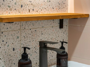 Апартаменты Просторная студия с балконом и видом на горы