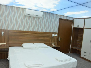 Отель Emily Rose