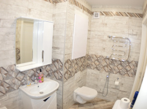 Апартаменты Уютная двухкомнатная квартира на Верхней Дуброве