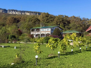 Thach from Travel Hotels Entourage