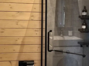 Частный дом Современный гостевой дом на слиянии рек Катунь и Кокса