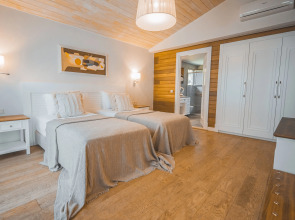 Отель Kimera Lounge