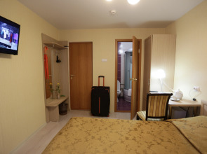 Отель Астра