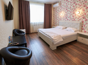 Отель Village House