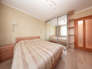 Апартаменты на Романа Брянского 8/1