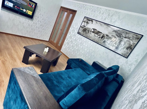 Квартира Уютная просторная однушка (55кв.) с АЛИСОЙ