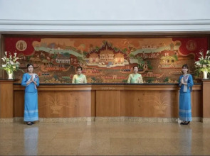 Отель Montien Riverside Hotel Bangkok