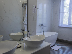 Orient Hotel Bishkek (Ориент отель Бишкек)