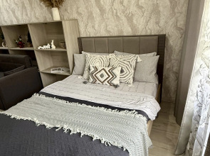 Квартира С Новым Ремонтом , В Лучшем Районе