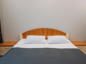 Апартаменты 9 ночей на Островского 5