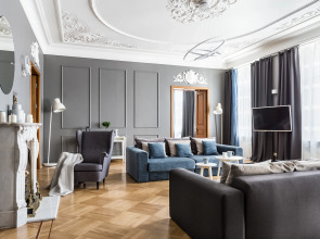 Апартаменты Avenue 180 кв.м с видом на Большую Конюшенную Улицу и Церковь Петра и Павла