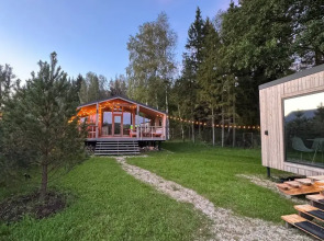 Частный дом с баней и чаном у воды и леса