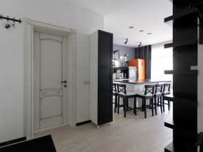 Частный Дом напротив казино с личной парковкой