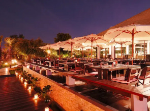 Отель The Zign Premium Villa