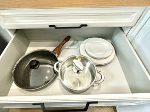 Апартаменты Истоман Two с видом на пруд