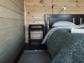 Частный дом Дом-студия на берегу озера