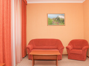 Отель NATIONAL Dombay