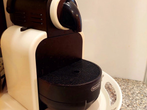 Апартаменты Квартира в центре с качелями на веранде рядом с колесом обозрения