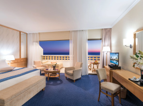 Отель Constantinou Bros Athena Royal Beach