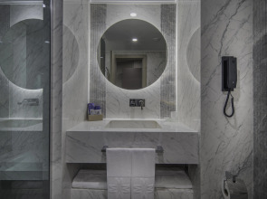 Merit Park Hotel & Casino