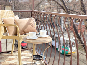 Уютная квартира на Бродвее с балконом