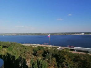 Трёхкомнатные апартаменты на Маршала Чуйкова