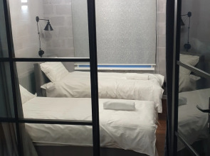 Апартаменты Green Lamp Downtown