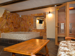 Квартира Лофт «Дубовая лестница»