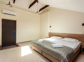 Отель Old Town Trio