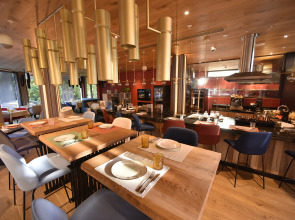 Отель Best Western Plus Congress Hotel