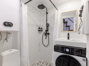 Квартира Уютная студия в центре с окнами в тихий двор