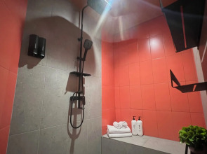 Апартаменты у Часовой Башни Оранжевые