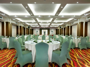 Отель Neo Denpasar