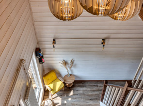 Частный дом с бaнeй на дpoвaх Harmony