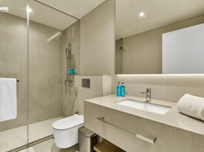 Апартаменты Bnbmehomes Marina Gem 5 min walk to Flying Cup - 2503