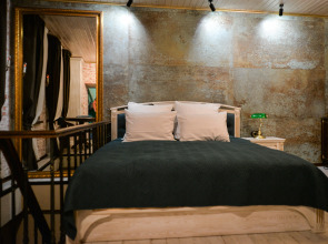 Квартира Лофт «Дубовая лестница»