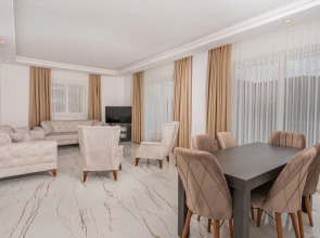 Апартаменты Tayla Suit