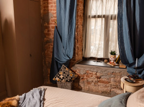 Апартаменты Дом у Реки loft Усадьба на Черниговской