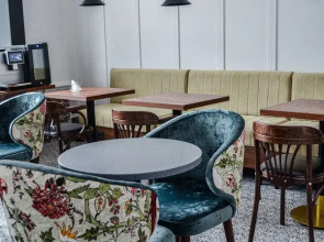 Отель Gizzat Plaza