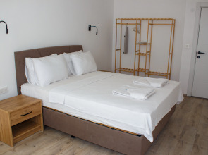 Отель Aloha Suites