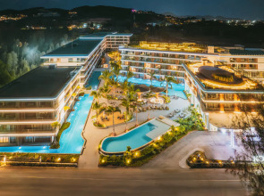 Курортный Отель Kora Beach Resort Phuket