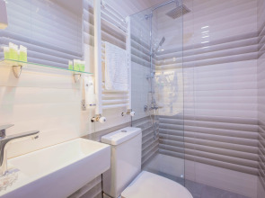 Отель Central Gate Tbilisi Boutique Hotel