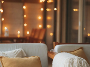 Частный дом с баней и чаном у воды и леса