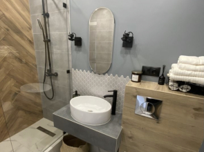 Апартаменты с видом на город на бульваре 75-летия Победы 1