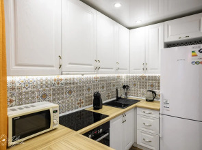 Апартаменты Однокомнатные на Дуки, 11 этаж, Мишки